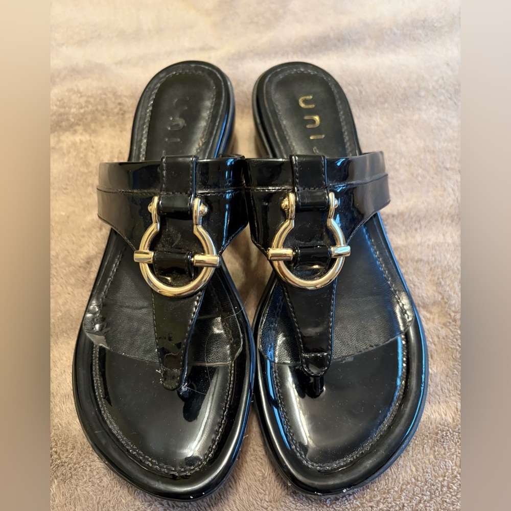 Unisa Black Patent Leather Sandals